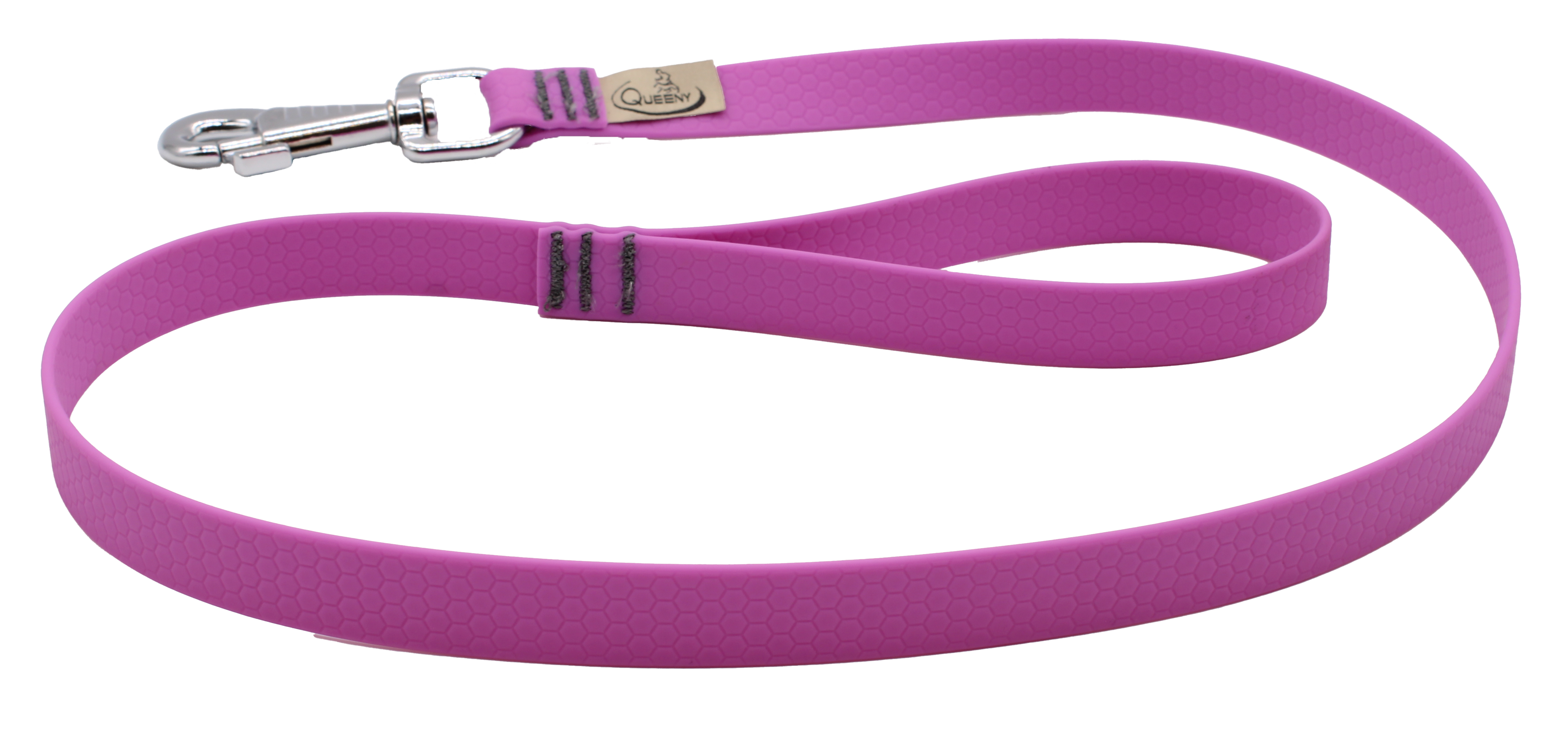 Hundeleine in Lavendel mit strukturierter Oberfläche, Metallkarabiner am Ende und kleinem Label nahe dem Verschluss.