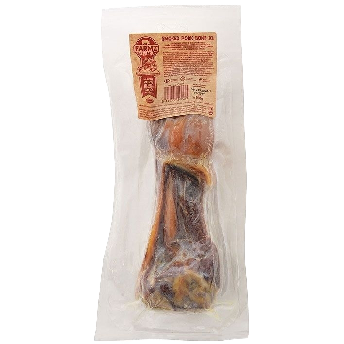 Geräucherter Schweineknochen in Vakuumverpackung, mit rauer, teils glänzender Oberfläche in dunklem bis rötlich-braunem Farbverlauf.