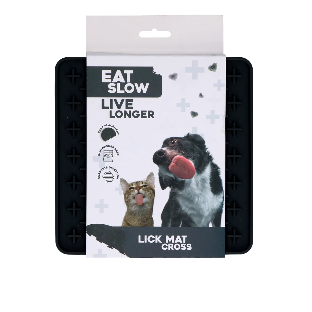 Graue Schleckmatte ‚Eat Slow Live Longer‘ für Hunde und Katzen in Verpackung mit Tierbildern und Hinweisen auf Zahnpflege, Spülmaschineneignung und weniger Plastikmüll.