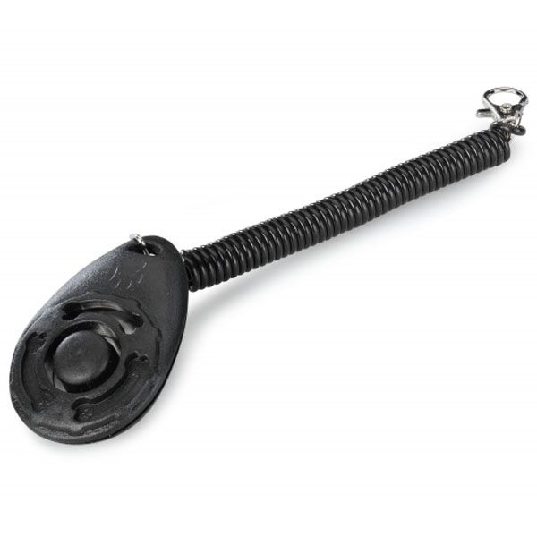 ebi ClickSchwarzer, ovaler Klicker mit zentralem Knopf für Hundetraining; befestigt an spiralförmiger, elastischer Schnur mit Metallclip am Ende.er Dog Training