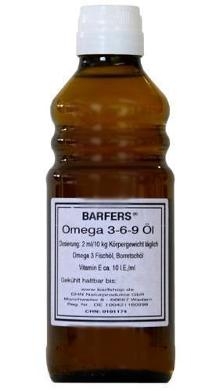 Swanie's Vita-Derm-Öl 250ml Braune Flasche mit weißem Schraubverschluss, glatte Oberfläche, rechteckiges Etikett mit klarer Struktur, schlichtes Design in Naturtönen.