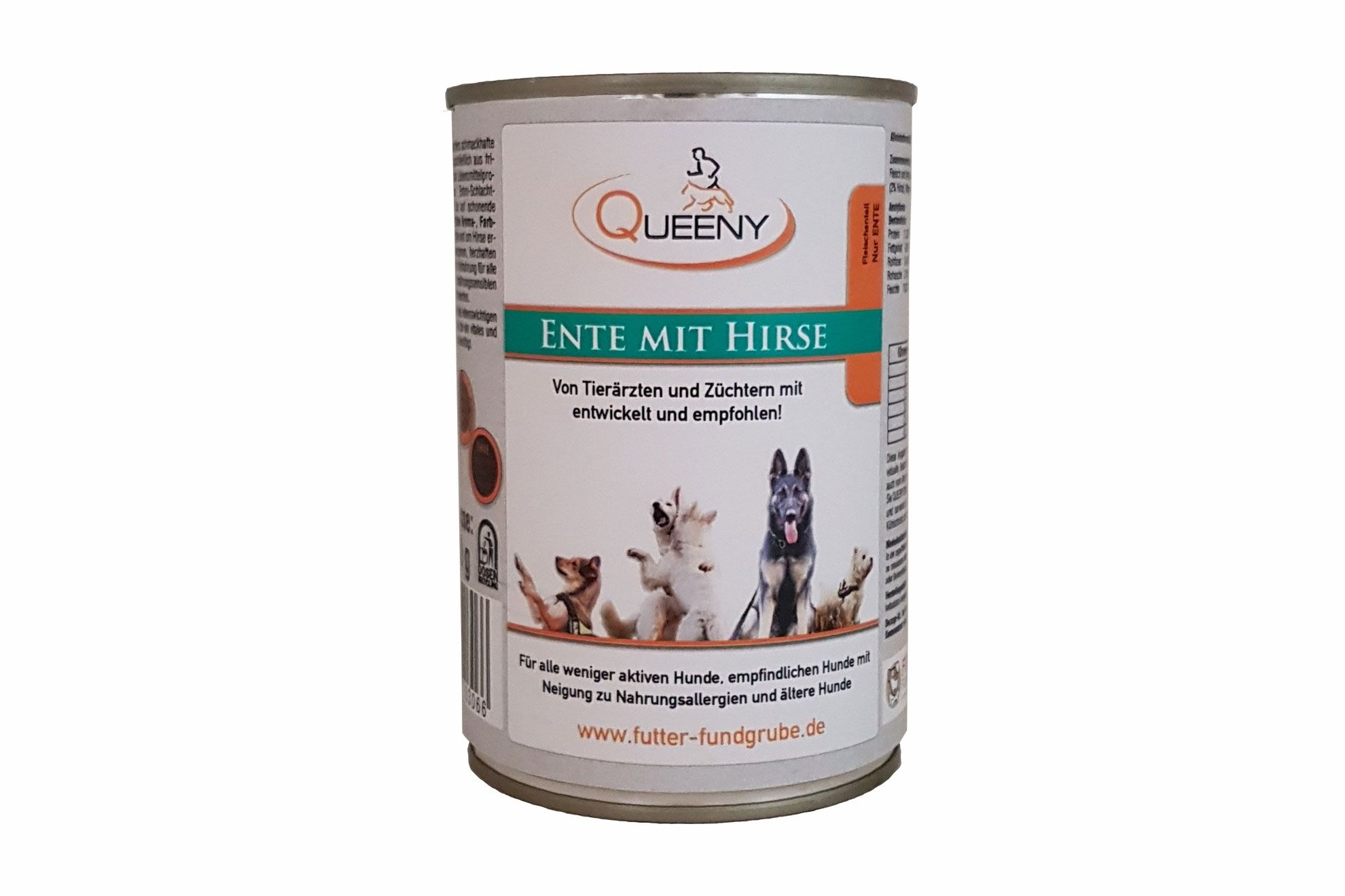 Eine silberfarbene Futterdose mit weißem Etikett. Aufschrift „ENTE MIT HIRSE“ in Türkis. Unten sind fünf verschiedene Hunderassen abgebildet, darüber ein Text in Schwarz.