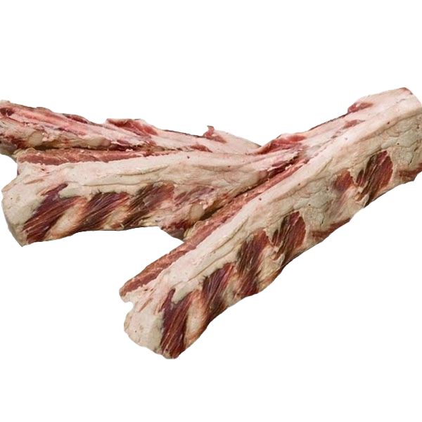 Ein Rinderbrustknochen mit quer verlaufenden Muskel- und Sehnenstrukturen. Sichtbar ist rotweißes Fleisch mit rötlich durchzogenem Knochen und teils fettigen Partien.