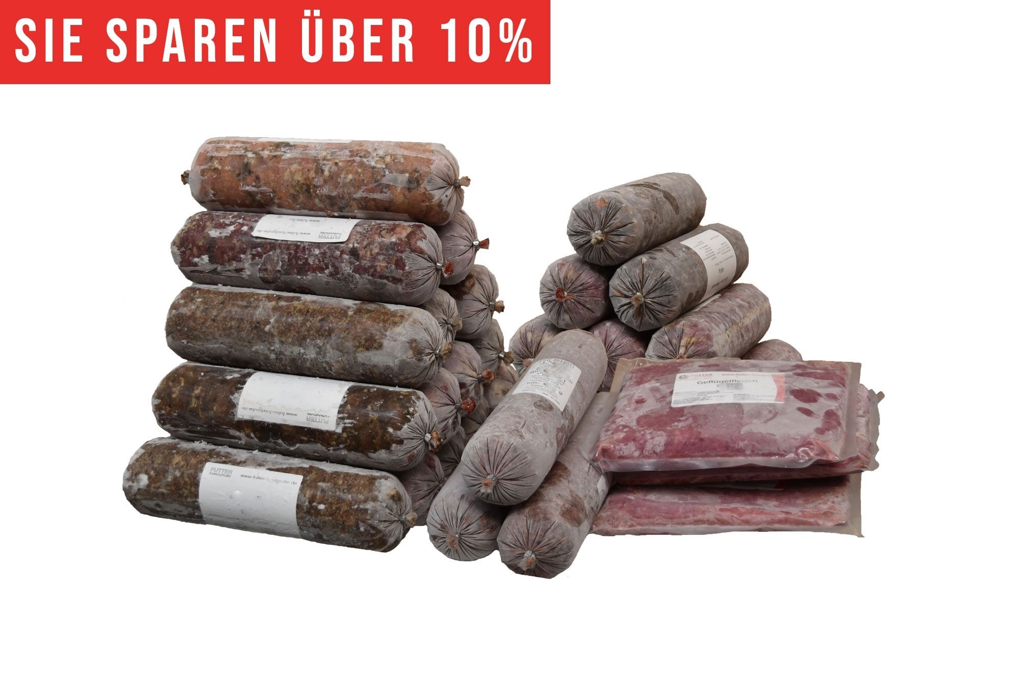Sparpaket "Welpen" 28 kg Ein BARF-Sparpaket mit zwei gestapelten Haufen runder Frostfleischrollen in grauem Kunstdarm und drei flachen Beuteln mit rötlichem Inhalt. Oben roter Hinweis „Sie sparen 10 %“.