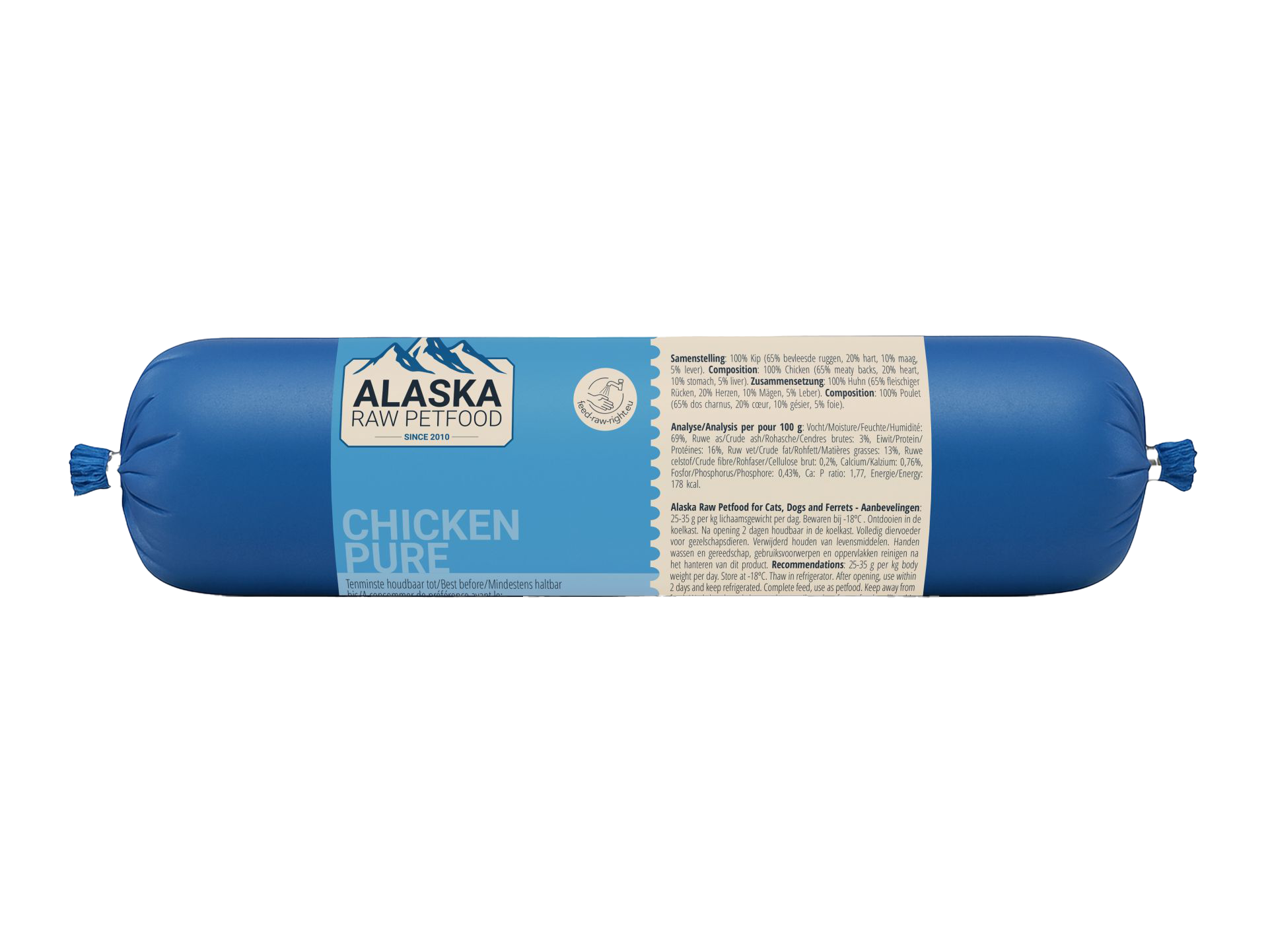 Eine blaue Frostfleischrolle mit hellblauem Etikett ‚Chicken Pure‘, verpackt in nicht essbarem Kunstdarm; seitlich ein beiges Informationsetikett mit Text.