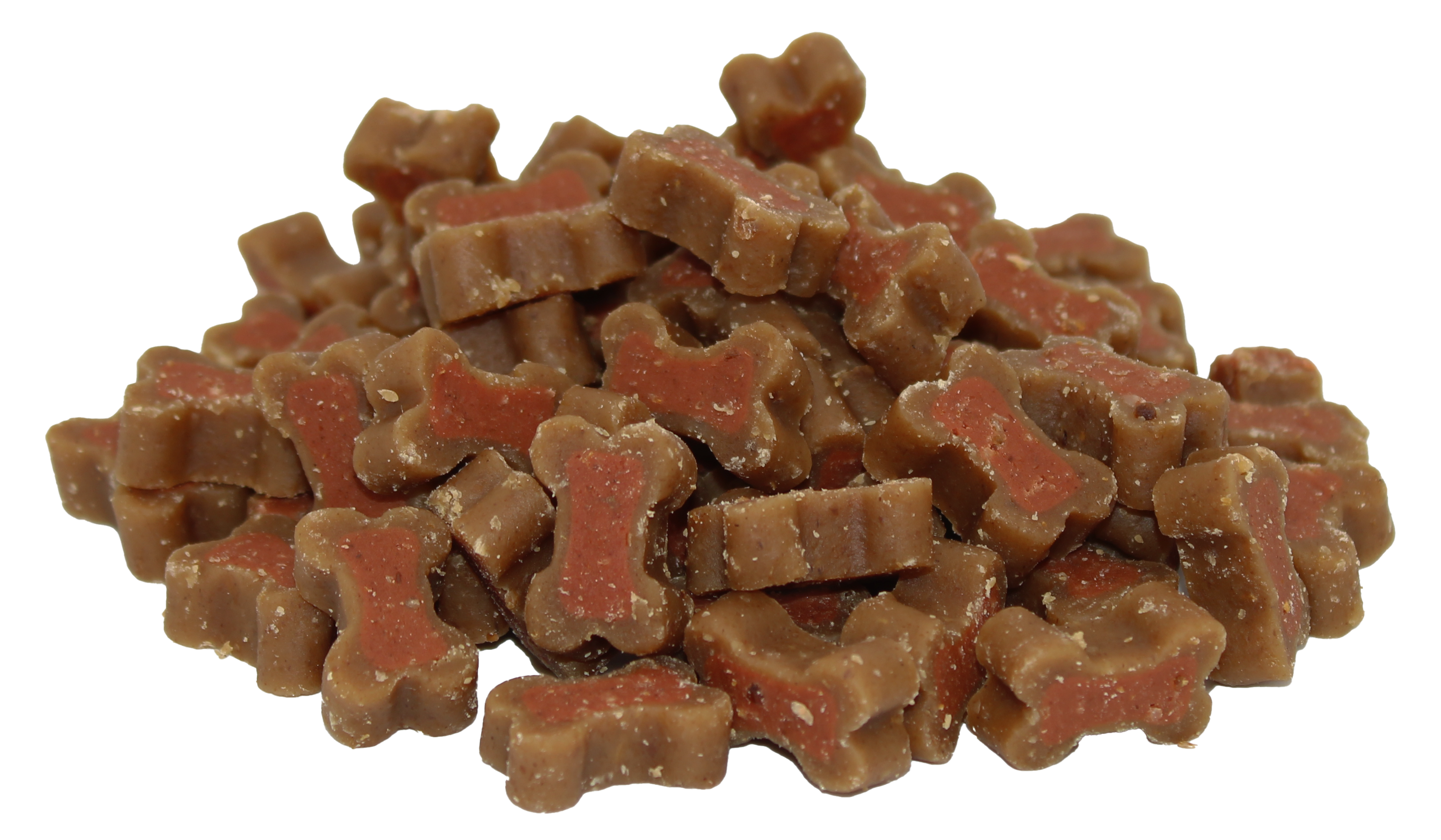 Knochenförmige Hunde-Leckerlis mit brauner Außenschicht und rotem Zentrum. Die Snacks wirken weich in der Konsistenz
