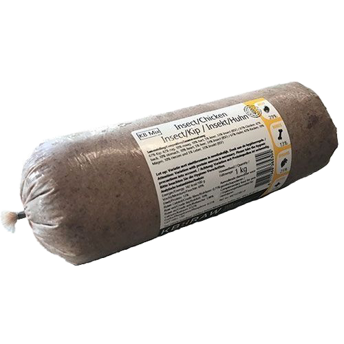 Eine Frostfleischrolle mit beigem Etikett und der Aufschrift „Insect/Chicken“. Verpackt in einem nicht essbaren Kunstdarm. Die Füllung ist hellbraun und fein gewolft.