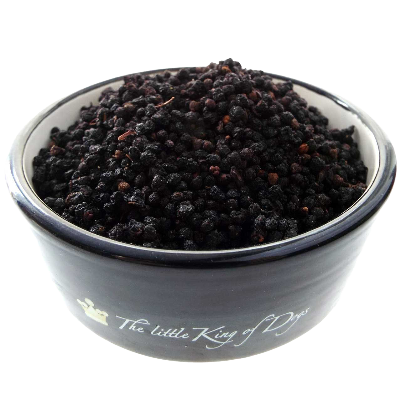 Ein dunkelblauer Napf, gefüllt mit kleinen, schwarzen bis dunkelvioletten Trockenbeeren mit leicht runzliger Oberfläche, kuppelförmig aufgeschichtet.