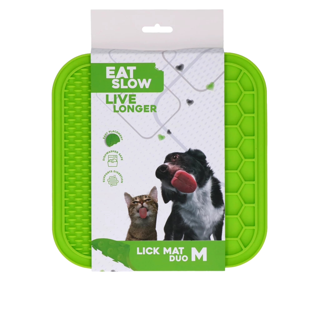 Eat Slow Live Longer Lick Mat Duo Grüne Schleckmatte ‚Eat Slow Live Longer‘ für Hunde und Katzen, mit Tierabbildungen auf der Verpackung und Hinweisen zu Zahnpflege und stressreduzierender Wirkung.