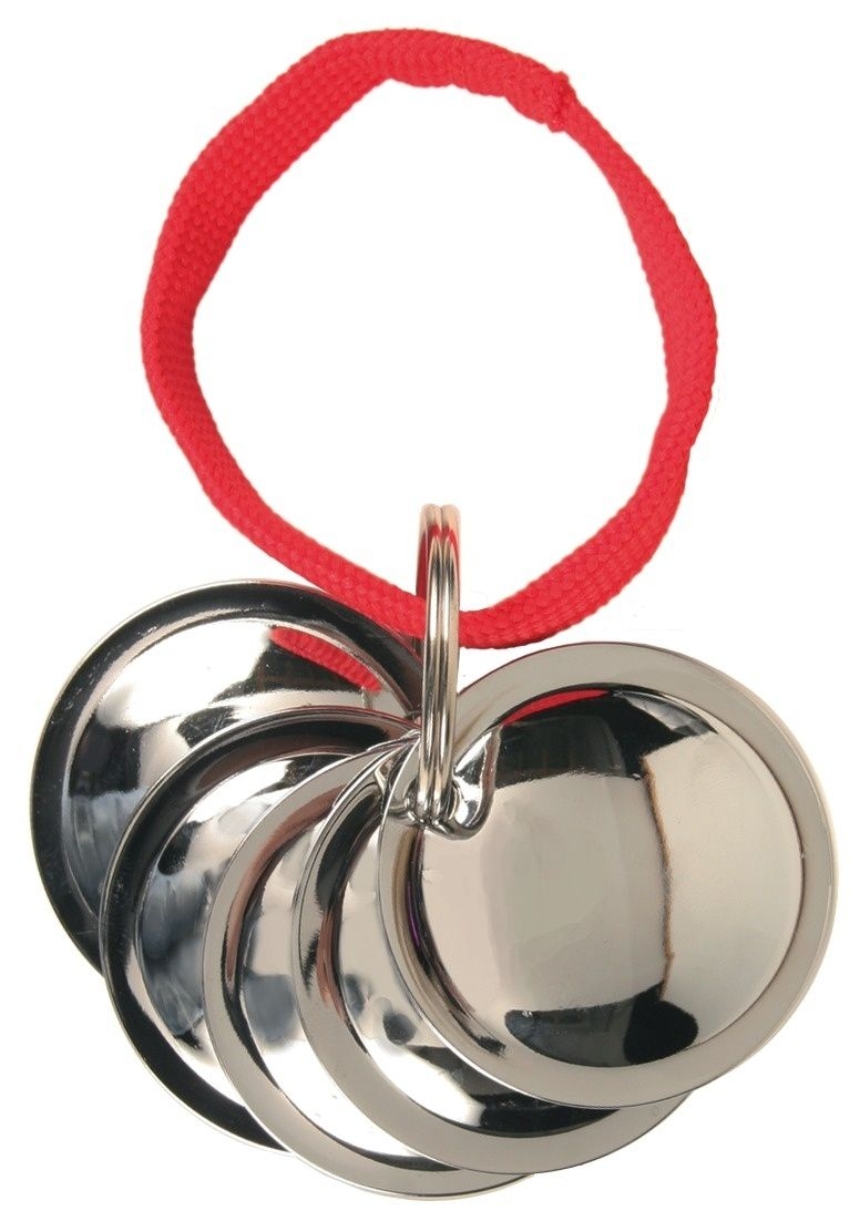  Hundetrainingsgerät mit vier silbernen Schellen an einem Metallring, befestigt an einer roten Stoffschlaufe; glänzende Metalloberflächen.