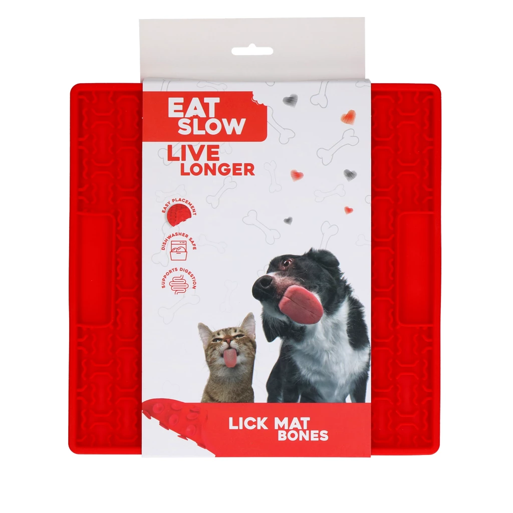 Rote Schleckmatte ‚Eat Slow Live Longer – Lick Mat Bones‘ für Hunde und Katzen, in Verpackung mit Tierabbildungen und Hinweisen zu Verdauungsförderung und Anwendung.