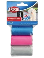 Verpackung mit drei Rollen Hundekotbeutel in Blau, Pink und Grau, daneben Bilder eines Hundes und einer Person beim Spaziergang.