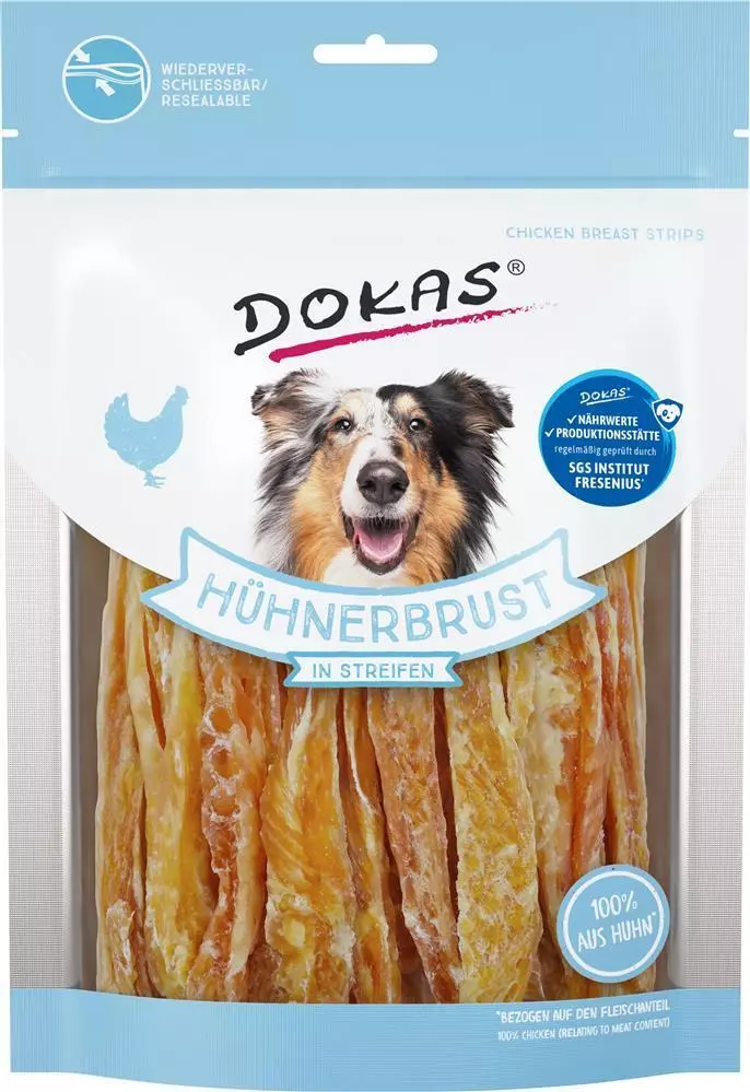 Verpackung von Dokas Hundesnack ‚Hühnerbrust in Streifen‘ mit Bild eines Hundes, dem Hinweis ‚100 % aus Huhn‘ und einem SGS-Testlogo; wiederverschließbare Tüte.
