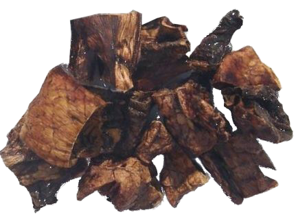 Mehrere unregelmäßig geschnittene Stücke getrockneter Rinderlunge in dunklem Braunton mit teils heller marmorierter Oberfläche, leicht porös und kantig geformt.