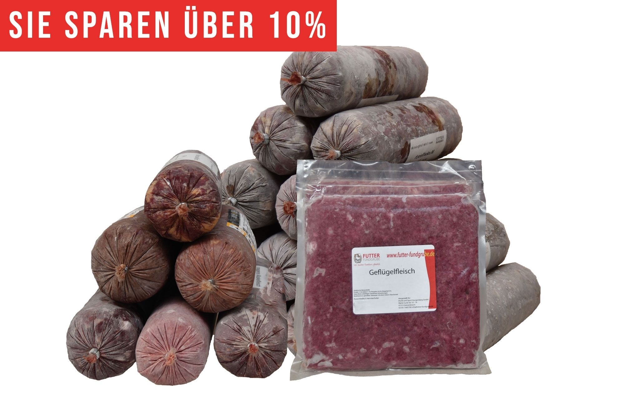 Sparpaket Standard "sensitiv" 28 kg Ein pyramidenförmiger Stapel gefrorener Fleischrollen in grauem Kunstdarm. Davor ein flacher Beutel mit rosa gewolftem Geflügelfleisch. Oben roter Hinweis „Sie sparen über 10 %“.