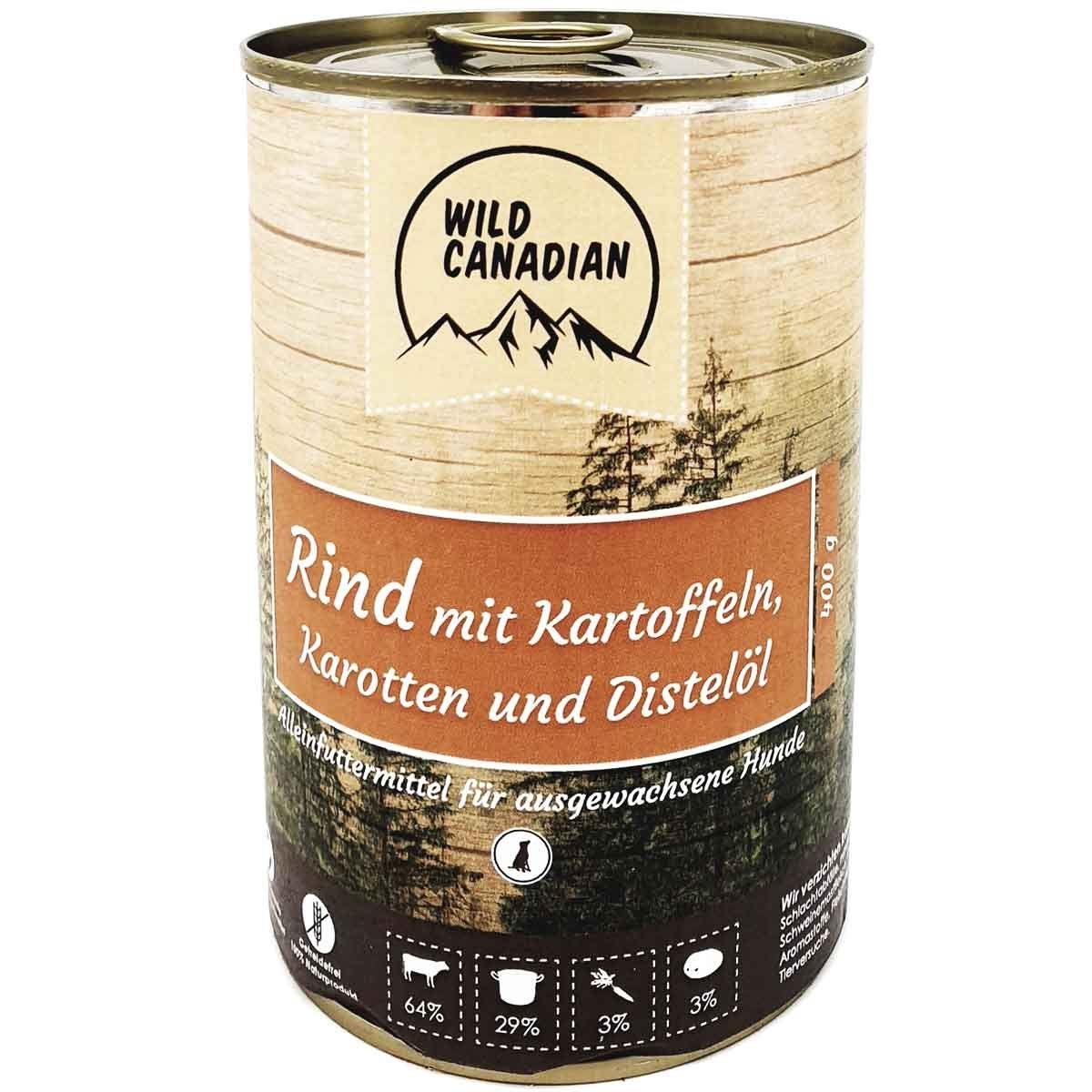 Eine flache Futterdose mit beigem Etikett und braunem Feld mit der Aufschrift „Rind mit Kartoffeln, Karotten und Distelöl“. Unten sind Icons zu Zubereitung, Getreidefreiheit und Inhaltsverhältnis abgebildet.