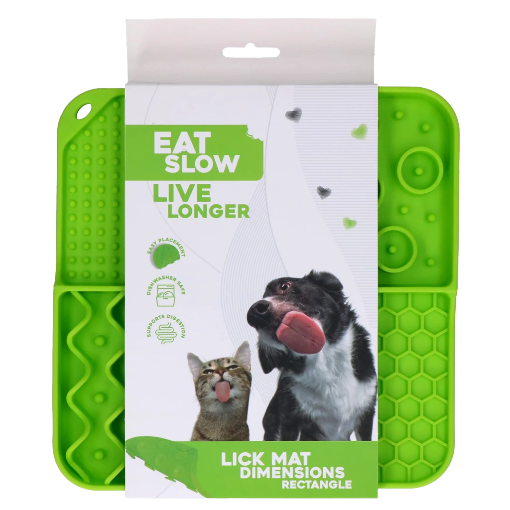 Grüne Schleckmatte ‚Eat Slow Live Longer‘ für Hunde und Katzen, mit Tierabbildungen auf der Verpackung und Hinweisen zu einfacher Anwendung und Spülmaschineneignung.