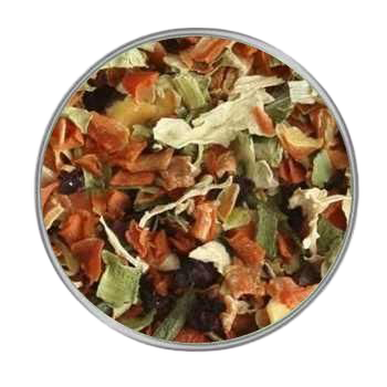 Eine Gemüsemischung aus kleinen, getrockneten Stücken in Orange, Grün, Weiß und Schwarz. Die Stücke wirken leicht gewellt und unregelmäßig geformt.