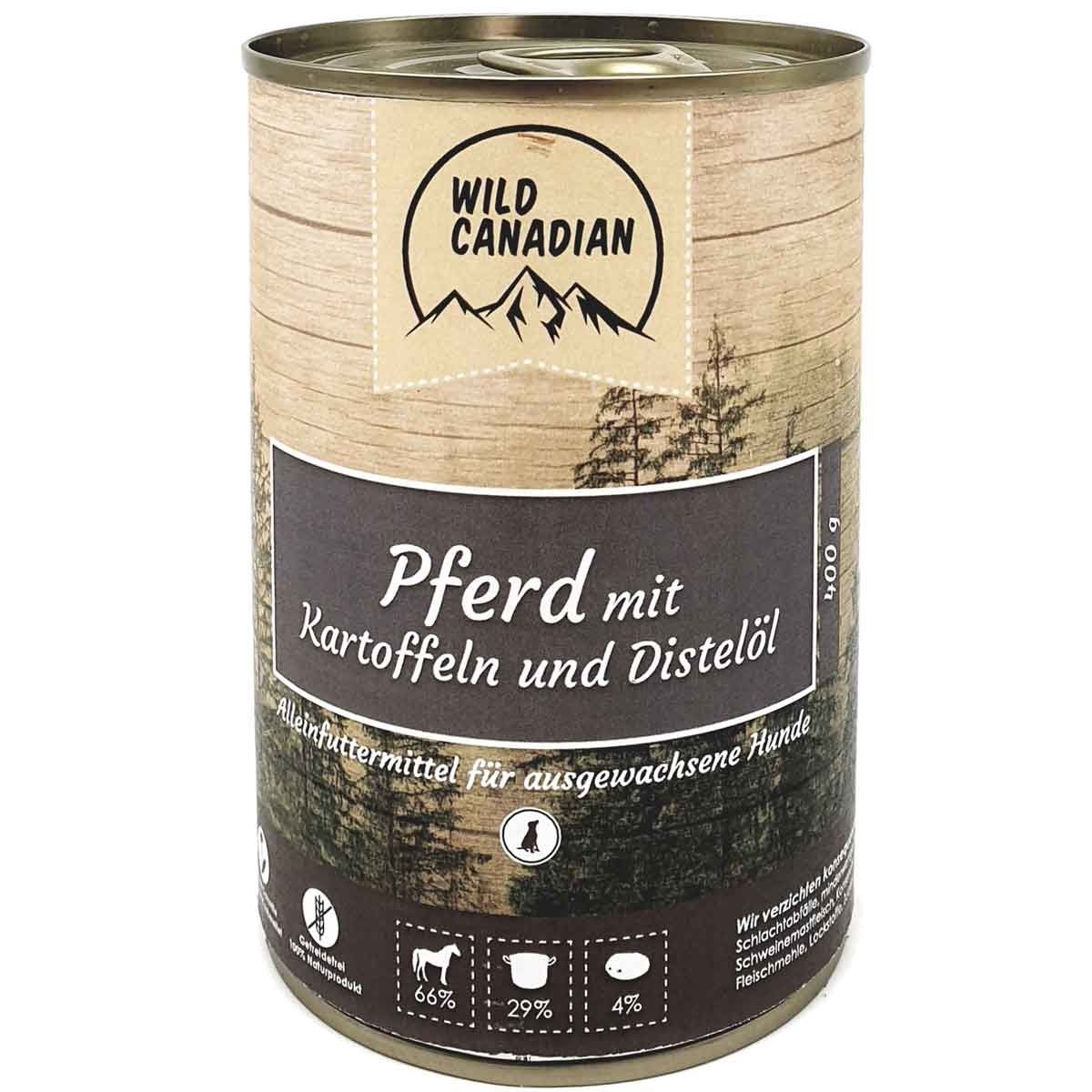 Eine Futterdose mit beigebraunem Etikett und dunkelbraunem Schriftfeld mit der Aufschrift „Pferd mit Kartoffeln und Distelöl“. Die runde Dose zeigt Icons für Zutaten und Hunde.