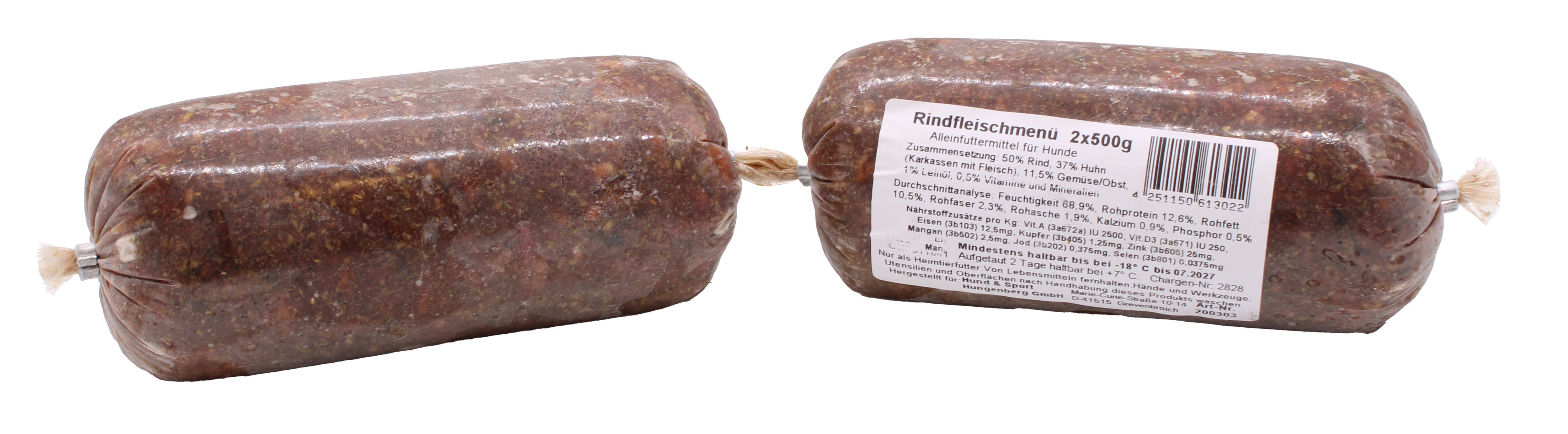 Zwei Frostfleischrollen ohne Etikett in durchsichtigem Kunstdarm. Die Füllung ist grob gewolft, mit dunkelbraun-rötlicher Farbe und sichtbaren hellen sowie grünlichen Fleisch- und Pflanzenbestandteilen.