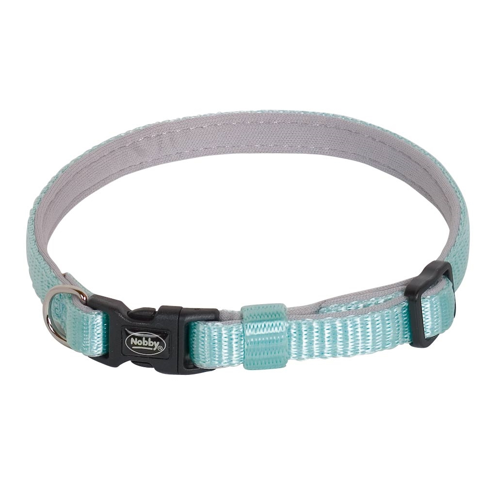 Mintgrünes Hundehalsband mit schwarzer Kunststoffschnalle, verstellbarem Gurt, Metall-D-Ring und Markenaufdruck ‚Nobby‘ auf der Schnalle.