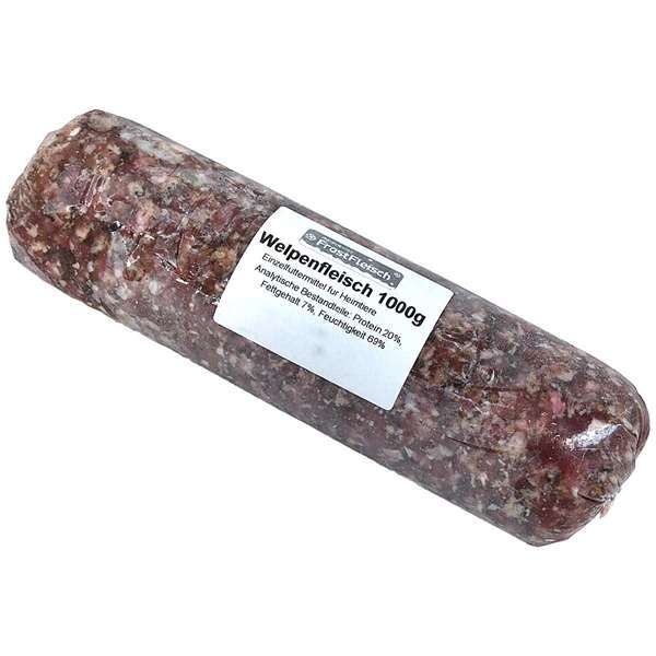 Vakuumverpackte Wurstrolle mit der Aufschrift „Welpenfleisch 1000 g“, verpackt in einem nicht essbaren Kunstdarm. Das Produkt ist ein Einzelfuttermittel für Hunde mit 20 % Rohprotein, 7 % Fettgehalt und 69 % Feuchtigkeit.