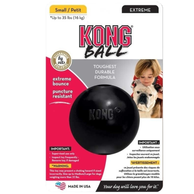 Verpackung mit schwarzem, robustem Hundespielball und Foto einer Person mit Hund; Ball ist für kleine Hunde geeignet.