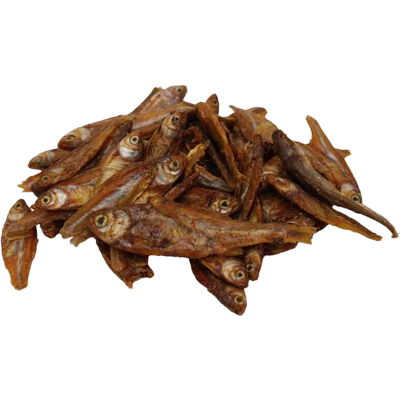 Ein Haufen kleiner, rotbraun getrockneter Fische mit glänzenden Schuppen und gut erkennbaren Augen. Die Fische sind ganz und leicht gebogen.