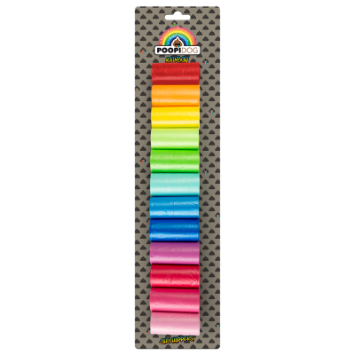 Verpackung mit 12 farbigen Hundekotbeutel-Rollen in Regenbogenfarben, vertikal angeordnet; Hintergrund mit Pfotenmuster.