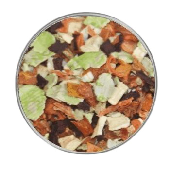 Eine bunte Gemüsemischung aus kleinen, getrockneten Stücken in Orange, Hellgrün, Creme und Dunkelrot mit gewellter, kantiger und unregelmäßiger Oberfläche.