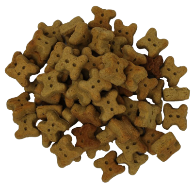 Mehrere kleine, hell- bis mittelbraune Hundekekse in Knochenform mit glatter Oberfläche und je zwei Einprägungen auf der Vorderseite.