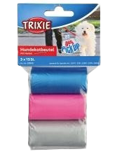 Verpackung mit drei Rollen Hundekotbeutel in Blau, Pink und Grau, daneben Bilder eines Hundes und einer Person beim Spaziergang.