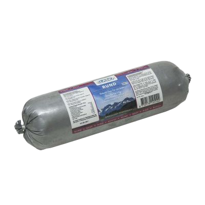 Eine Frostfleischrolle mit silberner Hülle und dem Etikett „Rind“ in Blau und Rot. Verpackt in einem nicht essbaren Kunstdarm. Die Füllung ist nicht sichtbar.