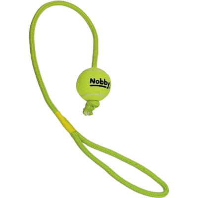 Grüner Tennisball mit schwarzem Aufdruck, befestigt an einer grünen Schlaufe mit gelbem Abschnitt nahe der Schlaufe.