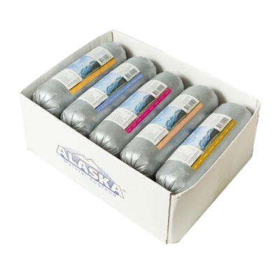 Ein weißer Karton mit der Aufschrift „Alaska“ enthält mehrere silberfarbene Frostfleischrollen mit unterschiedlich farbigen Etiketten. Die Füllung ist nicht sichtbar.