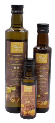 Drei braune Glasflaschen mit schwarzem Schraubverschluss und braun-gelbem Etikett der Marke „Wild Canadian“. Alle tragen die Aufschrift „Nachtkerzenöl“ mit gelben Blütenabbildungen.