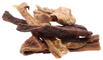 Mehrere Stücke getrockneter Rindereuter mit unregelmäßiger Form, faseriger Struktur und variierenden Braun- und Beigetönen