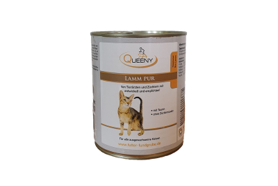 Dose Katzenfutter der Marke Hungenberg mit Aufschrift ‚Lamm pur‘, Bild einer Katze und Lammfleischstücken auf Holzbrett, sowie weitere Angaben zur Zusammensetzung.