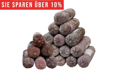 Ein Frostfleisch-Sparpaket mit 15 runden Rollen in graubraunem Kunstdarm, pyramidenförmig gestapelt. Die Rollen zeigen teils rötliche Füllung mit weißlichen Eiskristallen. Oben roter Hinweis „Sie sparen über 10 %“.