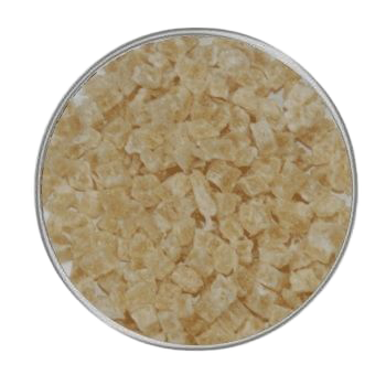 Eine Schale mit getrockneten, hellgelben Ananaswürfeln. Die Würfel sind klein, unregelmäßig geformt und leicht transparent.