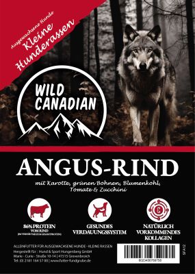 Ein Etikett mit schwarzem Hintergrund, naturgetreuem Wolf im herbstlichen Wald und rotem Farbelement oben links. Sorte Angus-Rind für kleine ausgewachsene Hunde