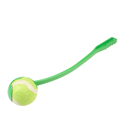 Grüner Kunststoff-Werfer mit gebogener Form, daran befestigt ein grün-weißer Tennisball; glatte Oberfläche mit leicht glänzender Struktur.